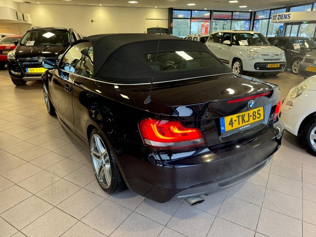 BMW 1 Serie Cabrio 118i M Sport Edition AUTOMAAT APK 4-26 BJ, Auto's, BMW, Achterwielaandrijving, Zwart, Cabriolet, 4 stoelen