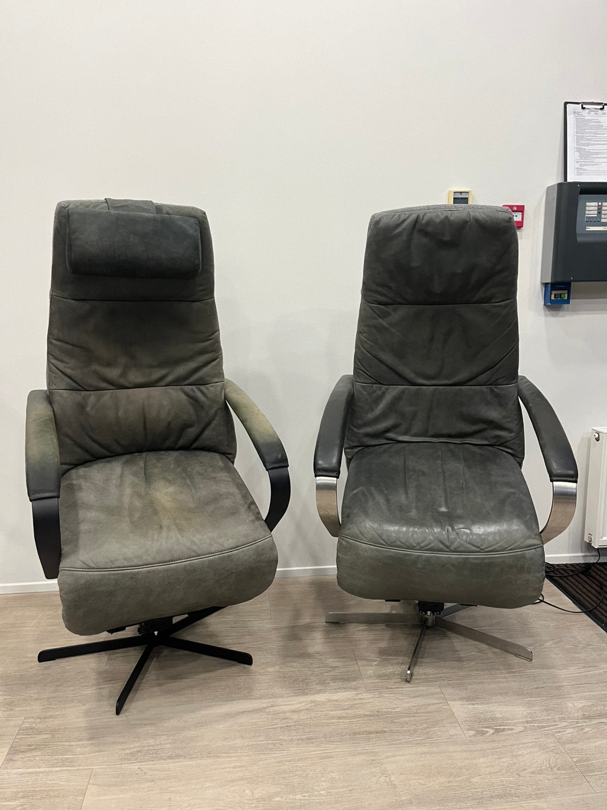 2 Prominent Humberto E100 Groen/Grijs Relaxfauteuil Sta-op L, Ophalen, Minder dan 75 cm, Zo goed als nieuw, Stof