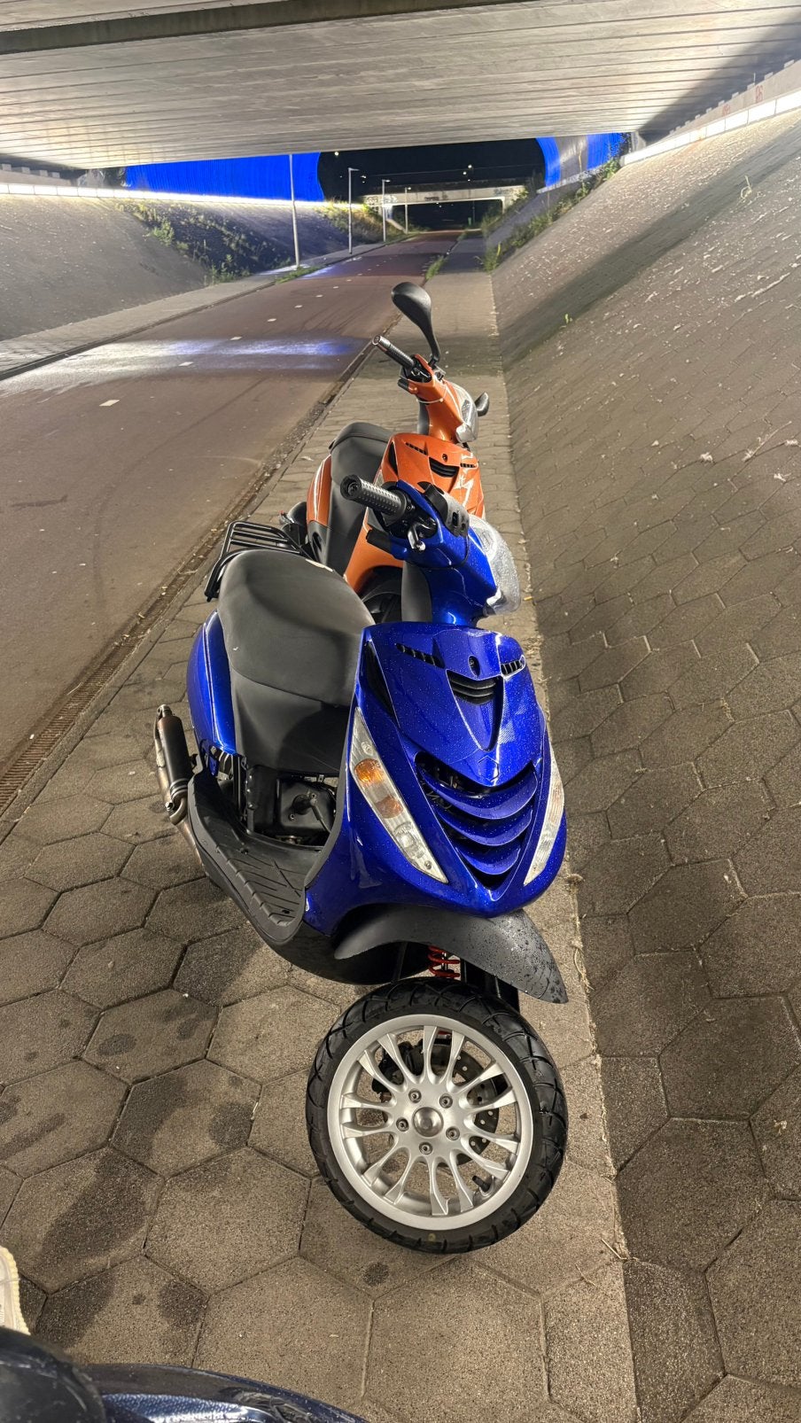 piaggio zip 70cc, Fietsen en Brommers, Scooters | Piaggio, Ophalen, Zo goed als nieuw, Tweetakt, Zip