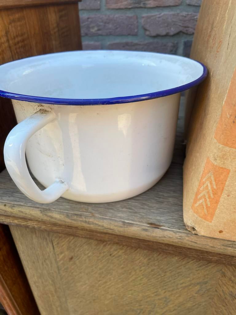 Geemaljer pot wit  leukprijsje en weg ermee, Ophalen of Verzenden