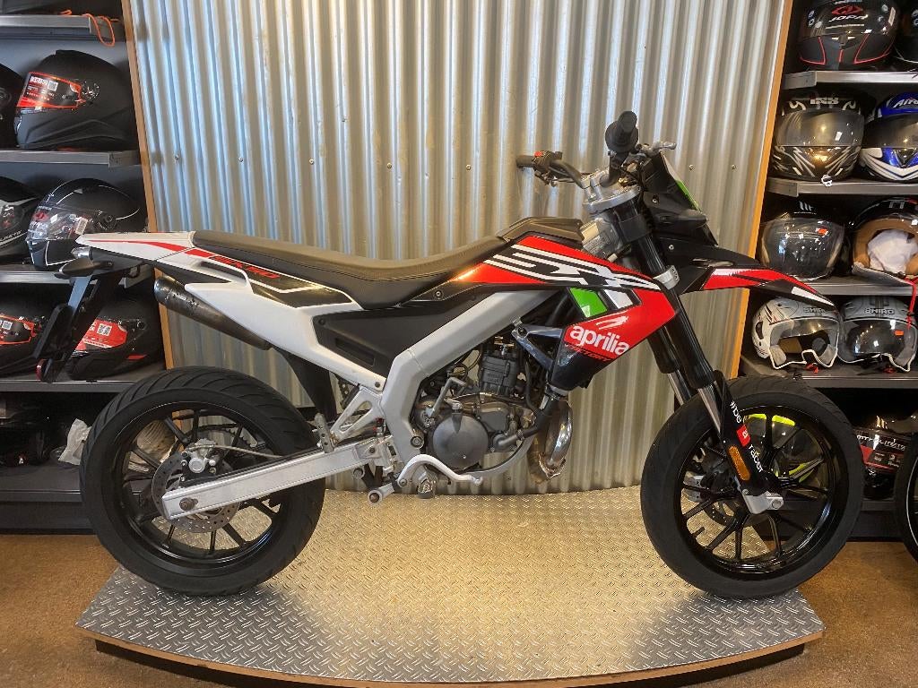 Aprillia SX50, 6 versnellingen, Maximaal 45 km/u, Ophalen of Verzenden, Zo goed als nieuw