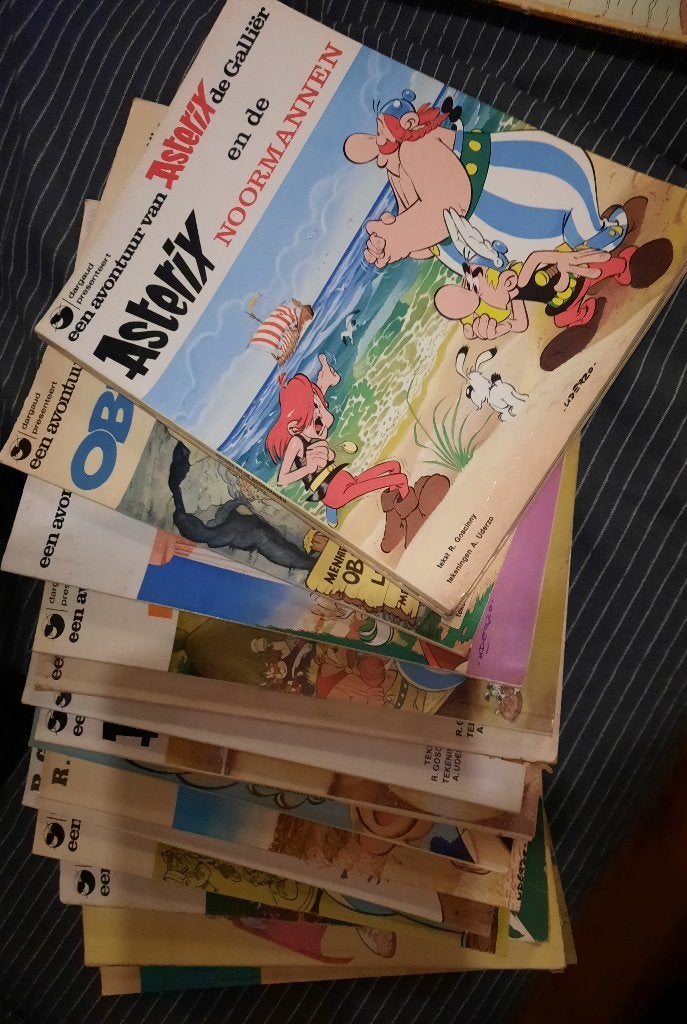 astrix, Boeken, Meerdere stripboeken, Ophalen of Verzenden, Gelezen