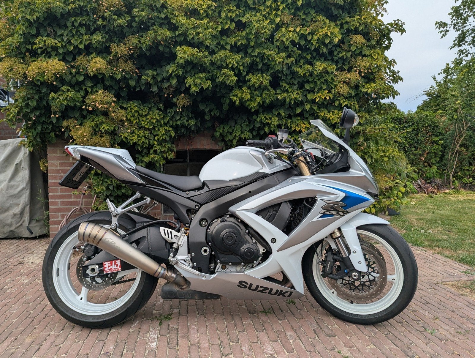Suzuki GSXR 600 Yoshimura Edition 2008 - nette staat, Occasion, 4 cilinders, Motorrijbewijs A, Super Sport