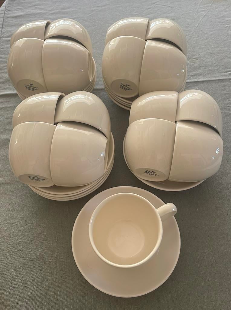 Wedgwood queen’s plain ivory, Ophalen of Verzenden, Zo goed als nieuw, Wedgwood, Kop(pen) en/of Schotel(s)