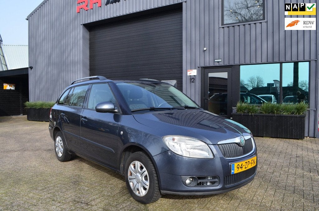 Skoda Fabia Combi 1.2-12V Ambiente | Airco | Trekhaak | Nieu, Voorwielaandrijving, 450 kg, 1045 kg, Origineel Nederlands