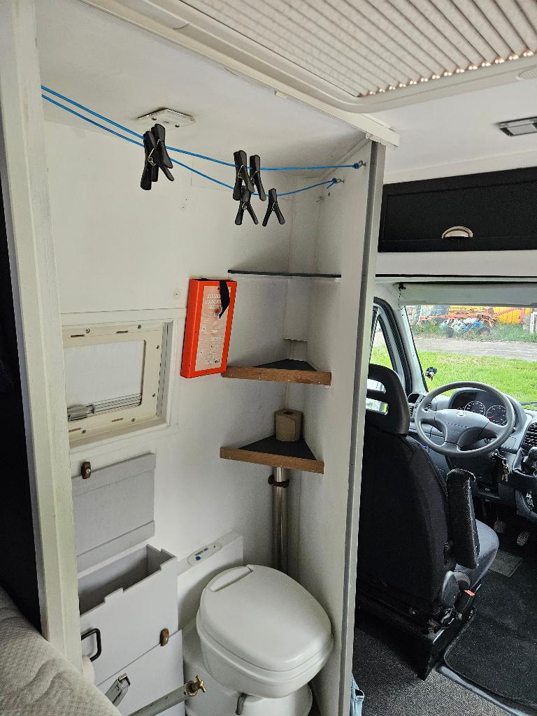 Fiat Ducato 2.3jtd campervan 239675 KM, Buscamper of Camperbus, Tot en met 2, Particulier, Fiat