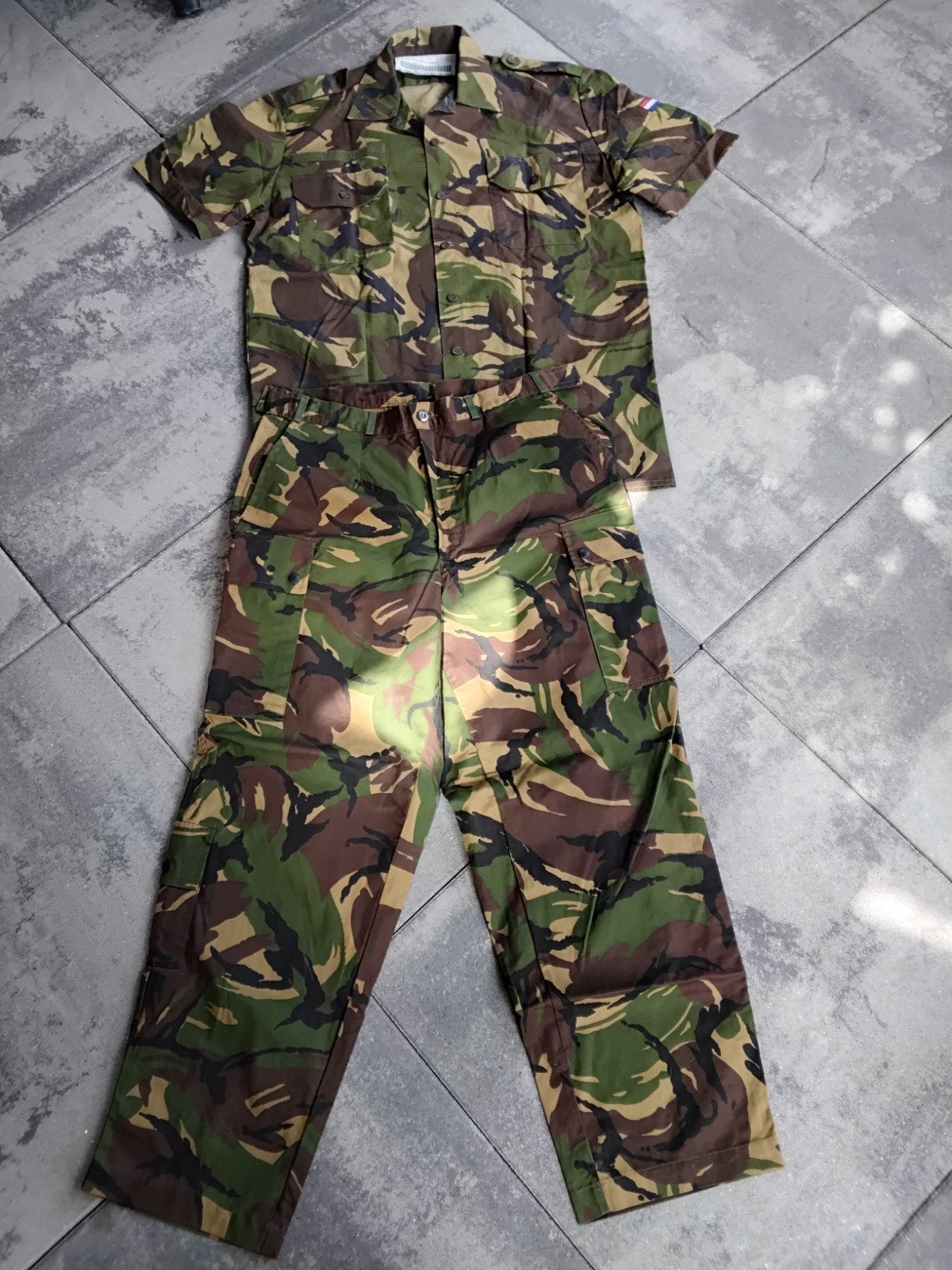 Nieuw:Nederlands Militair Camouflage Uniform (Shirt & Broek), Ophalen of Verzenden, Landmacht, Nederland, Kleding of Schoenen