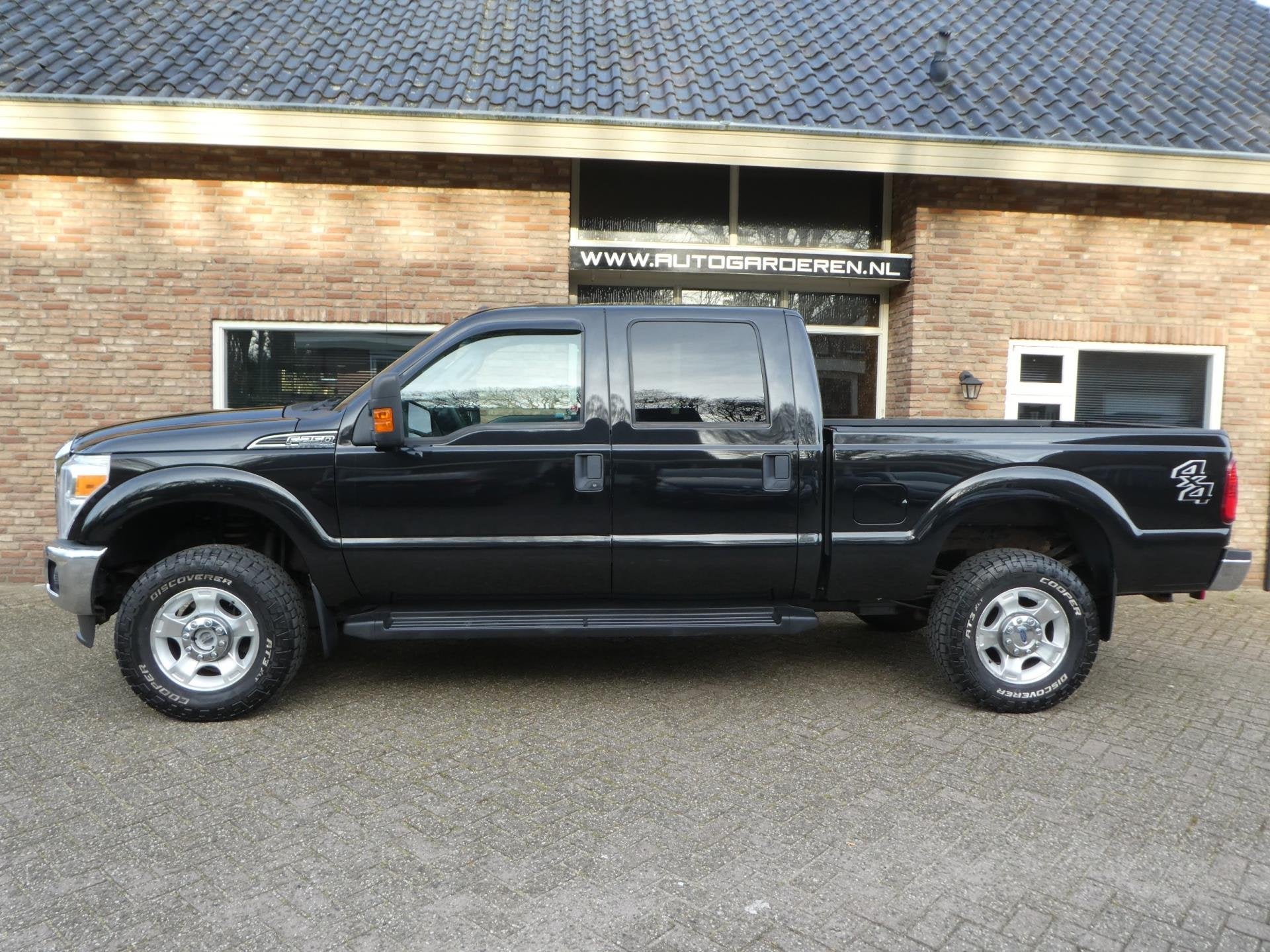 Ford F250XL CREW CAB, Auto's, Automaat, Gebruikt, 390 pk, Zwart