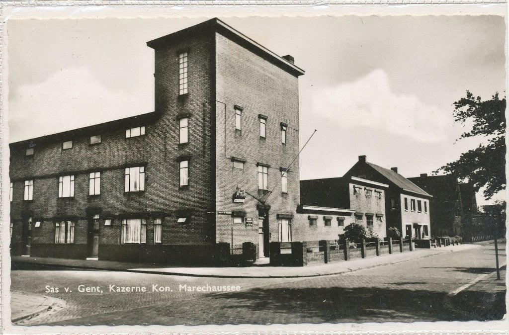 Sas van Gent - Kazerne Kon. Marechaussee, Ophalen of Verzenden, 1960 tot 1980, Ongelopen, Zeeland