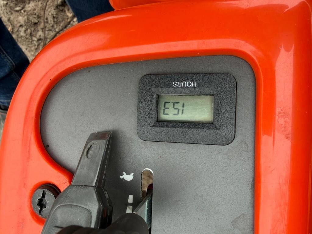 husqvarna R214C 94 CM  demomodel 15 draaiuren, Ophalen, Zo goed als nieuw, Elektrische starter, 90 tot 120 cm