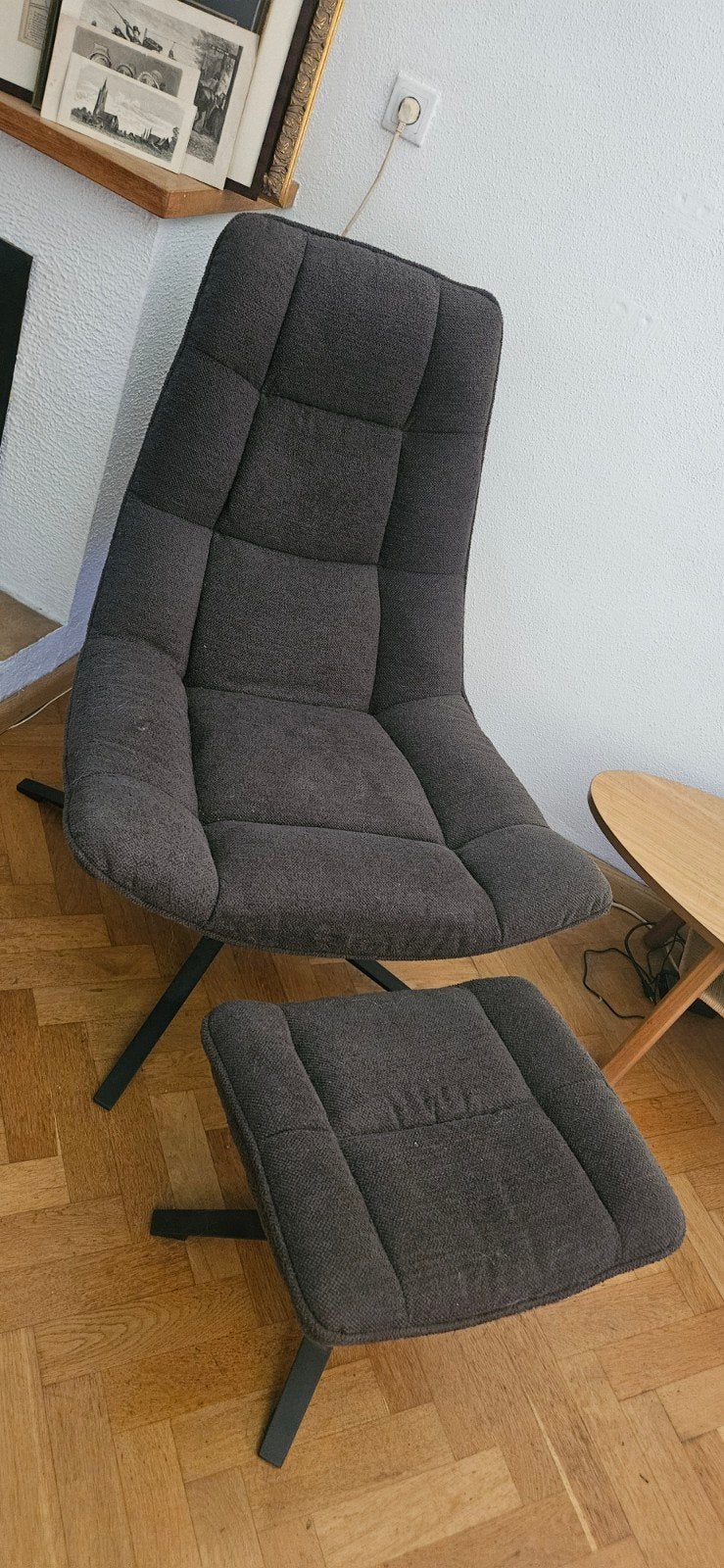 Comfortabele grijze fauteuil met voetenbank, Ophalen, Gebruikt, 75 tot 100 cm, Stof