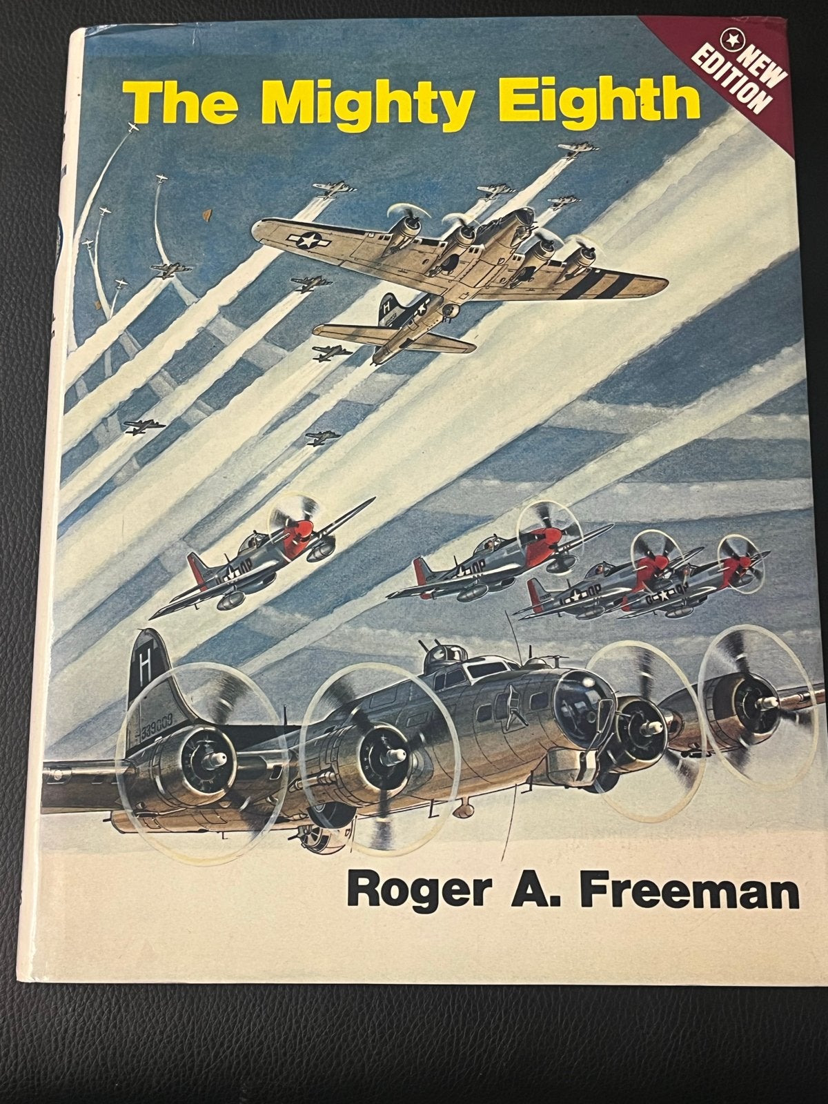 The Mighty Eighth - Roger A. Freeman (Engels), Ophalen of Verzenden, Tweede Wereldoorlog, Gelezen, Luchtmacht