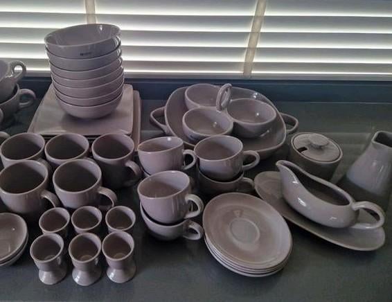Serax servies maison d'etre taupe, Huis en Inrichting, Keuken | Servies, Ophalen of Verzenden, Zo goed als nieuw, Overige stijlen