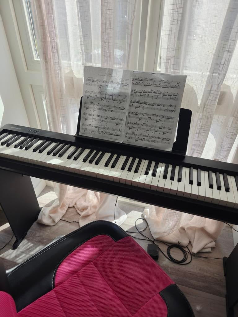 Roland FP10, Muziek en Instrumenten, Ophalen, Zo goed als nieuw, Zwart