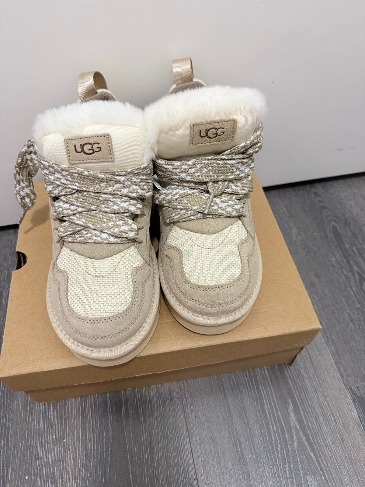 UGGS Lowmel sneakers maat 39, Ophalen of Verzenden, Nieuw, Beige, Sneakers of Gympen