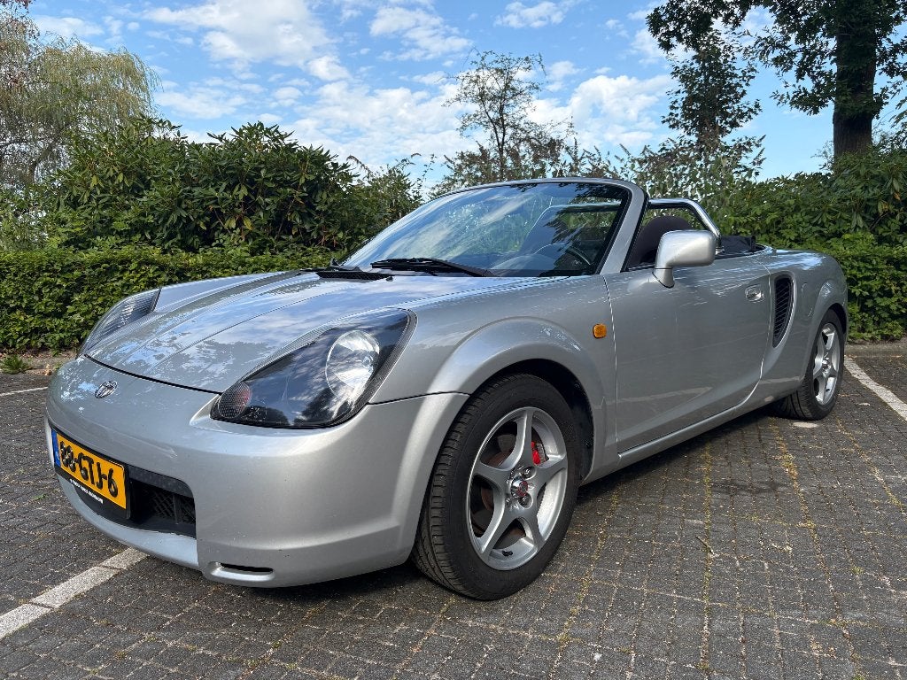 Toyota MR2 1.8 16V 2000 origineel TNS510 nav. TTE rolbeugel, Auto's, Toyota, Sound system, 4 cilinders, Cabriolet, 0 kg