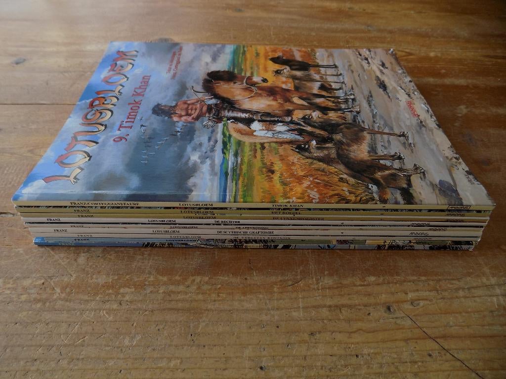 Lotusbloem ~ Complete serie 1 t/m 9, Boeken, Stripboeken, Complete serie of reeks, Ophalen of Verzenden, Gelezen