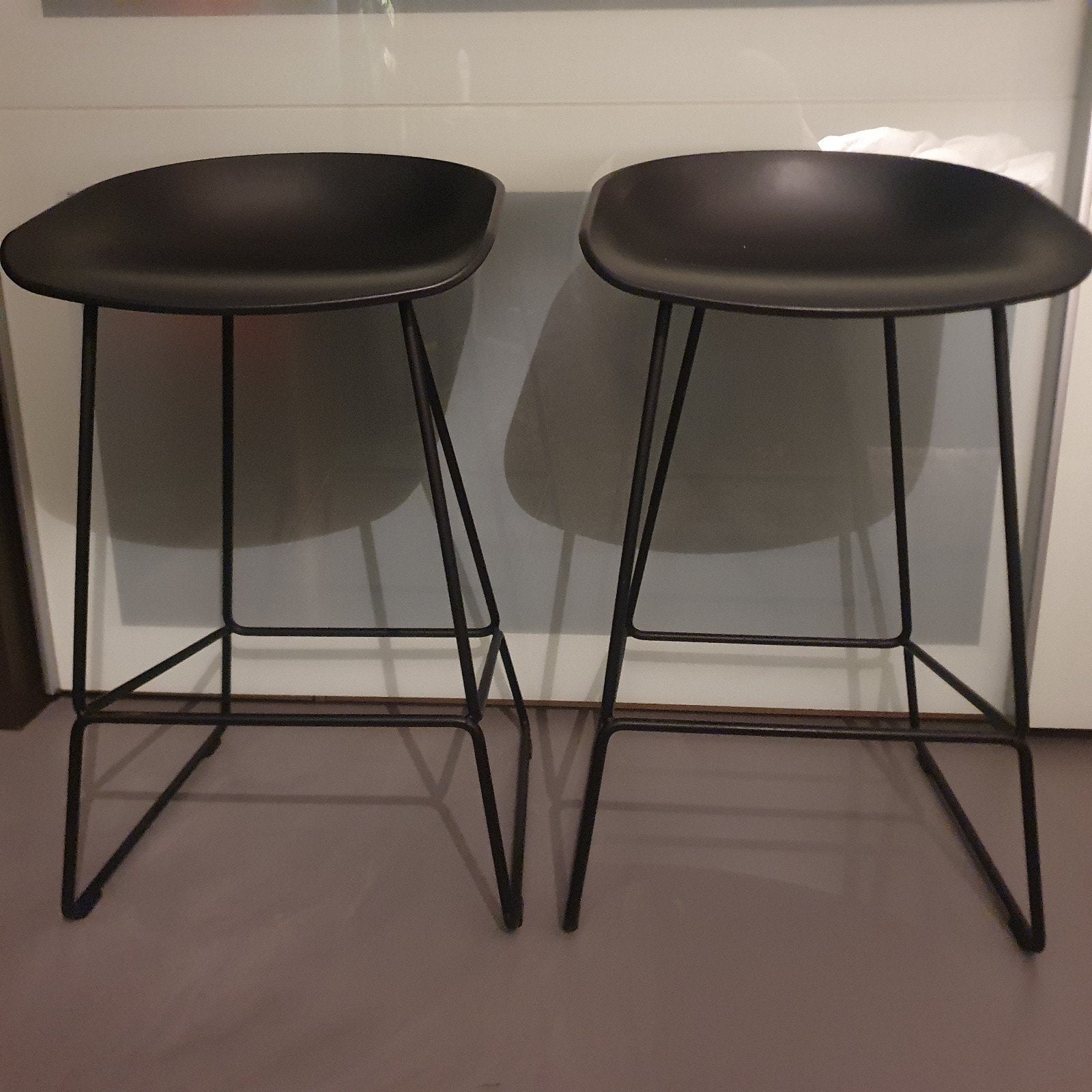 ***4x HAY AAS38 barkrukken/zwart&wit (laag model)***, Huis en Inrichting, Barkrukken, Ophalen, 5 krukken of meer, Met voetsteun