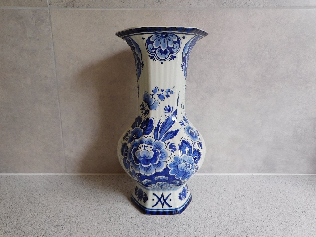 Vaas 21 cm. Delfts Holland Handwerk Plateelbakkerij Flora, Antiek en Kunst, Antiek | Keramiek en Aardewerk, Ophalen of Verzenden
