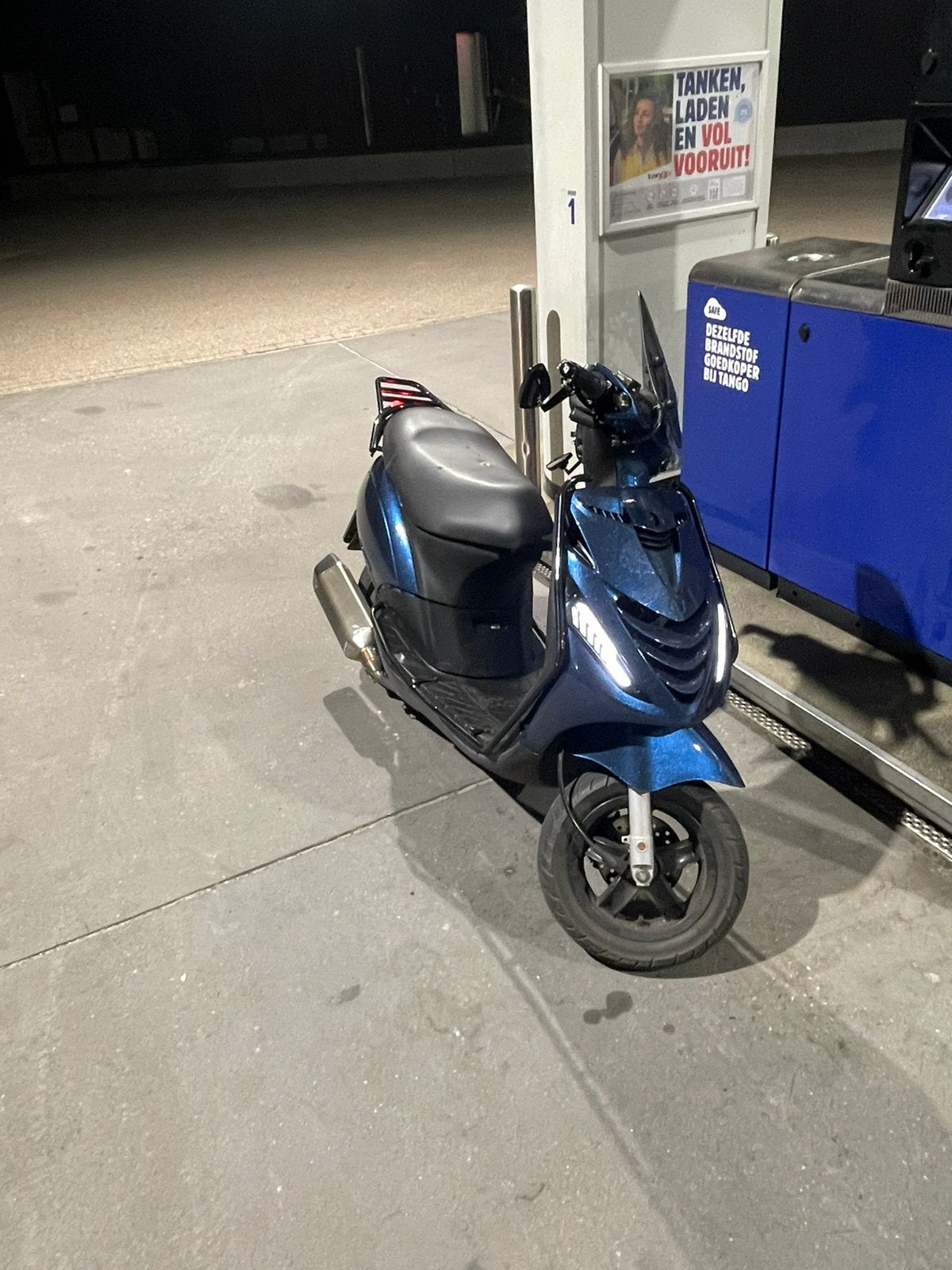 Piaggio zip 4takt. Ruilen/waardepijling, Fietsen en Brommers, Ophalen, Zo goed als nieuw, Benzine, Zip