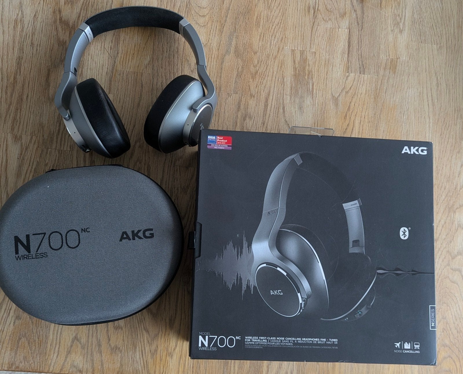 AKG N700NC Wireless Noise Cancelling headphones