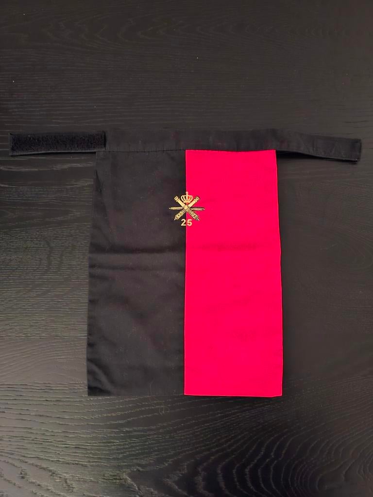 Halsdoek militair 25 Luchtdoel Artillerie, Ophalen of Verzenden, Landmacht, Nederland, Embleem of Badge
