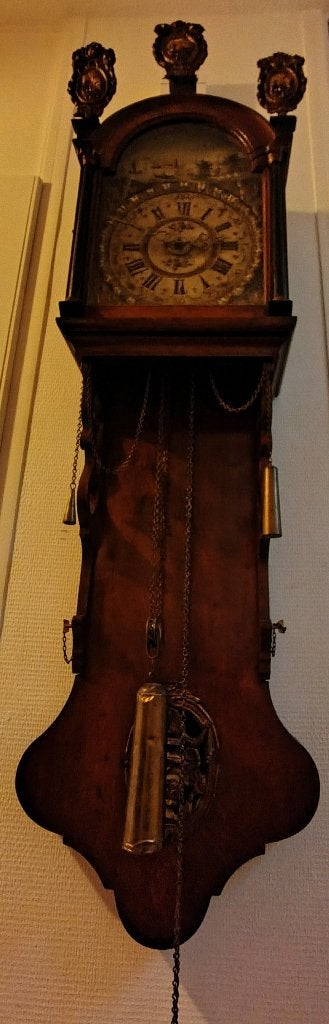 Antieke Friese staartklok met belslag, Friesland ca. 1860, Antiek en Kunst, Ophalen