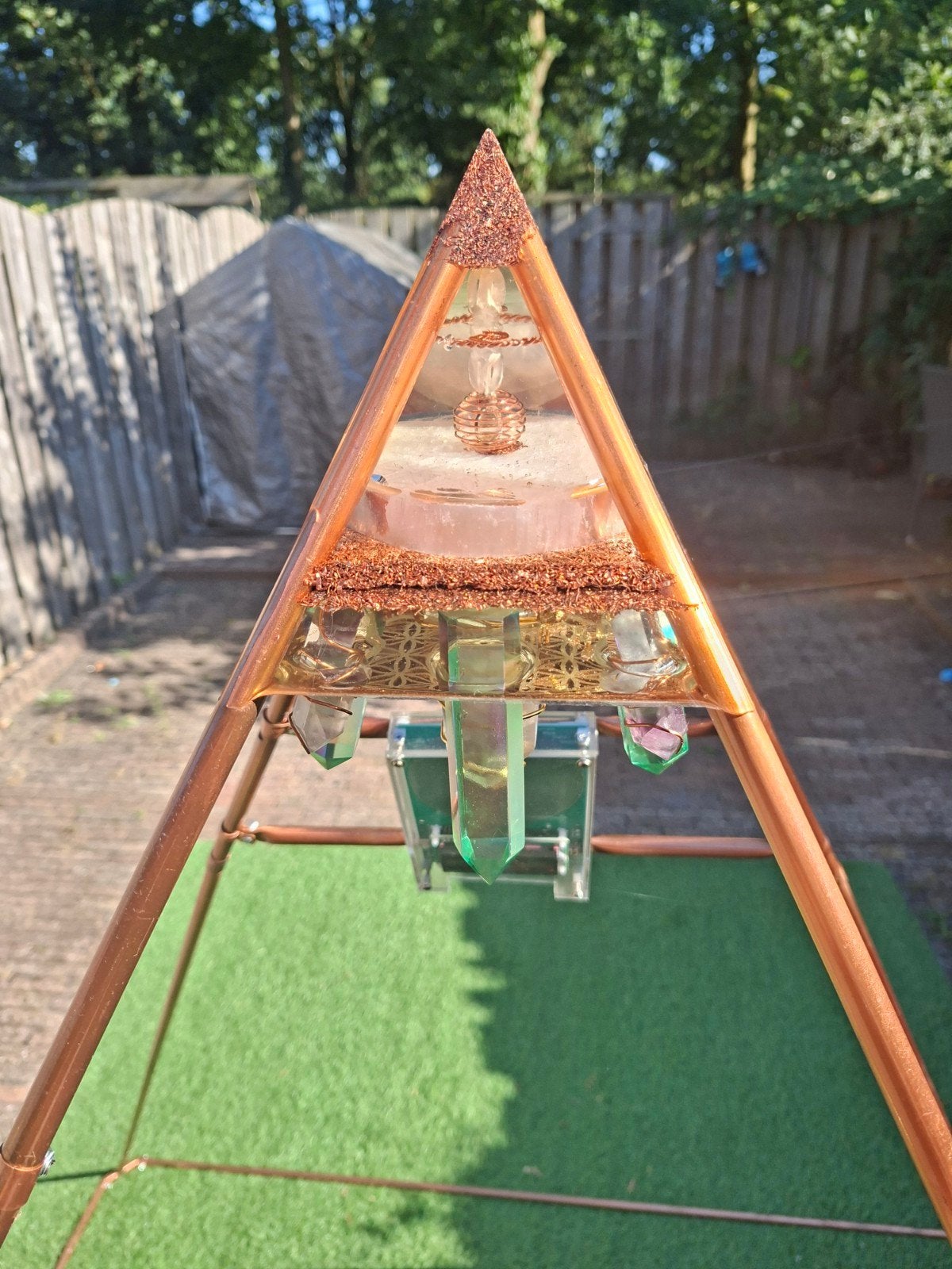 Koperen Piramide met Schumann Wave Signaalgenerator, Ophalen