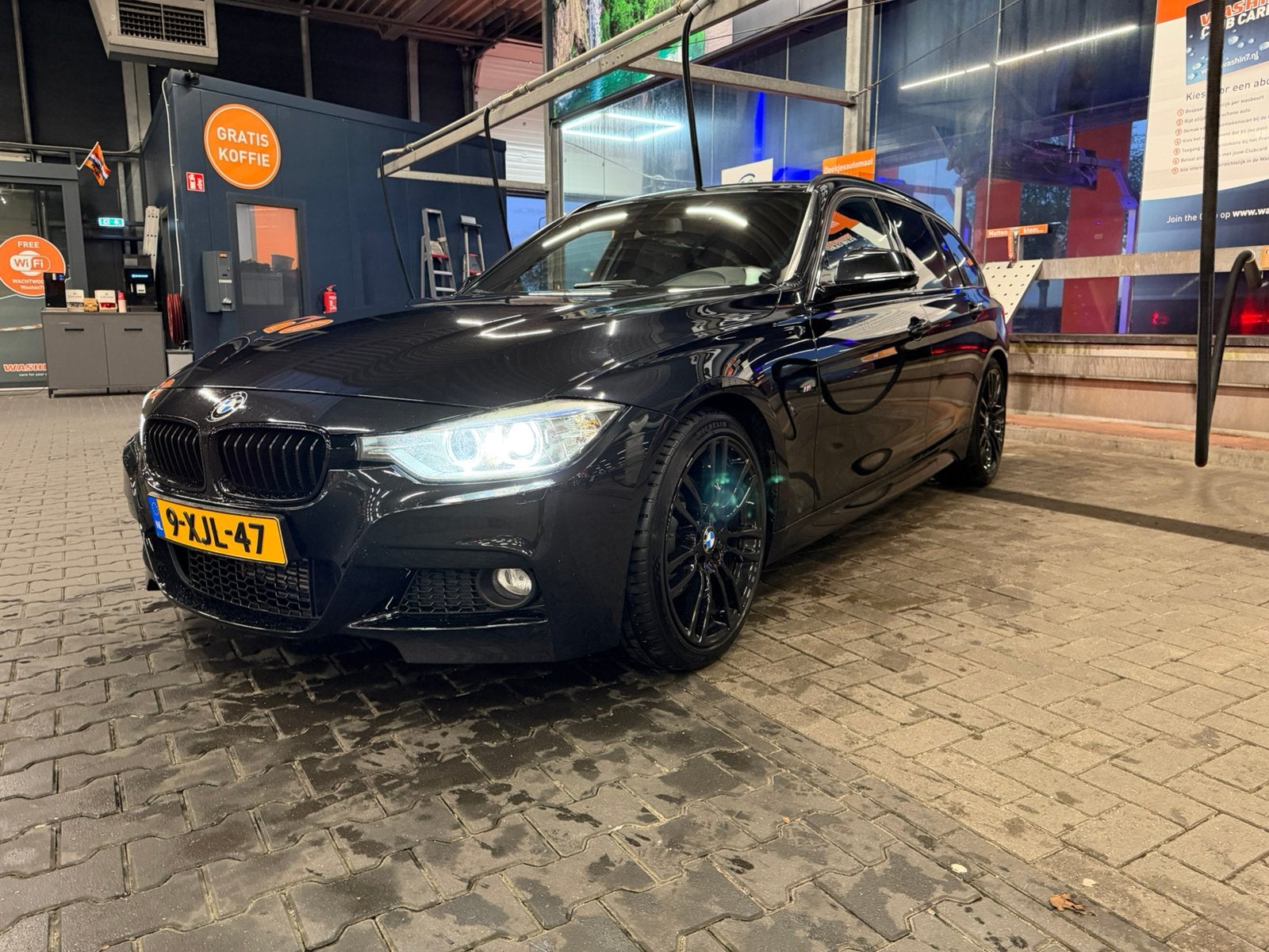 Zeer nette Bmw 328i, Automaat, 4 cilinders, Zwart, Stationwagon
