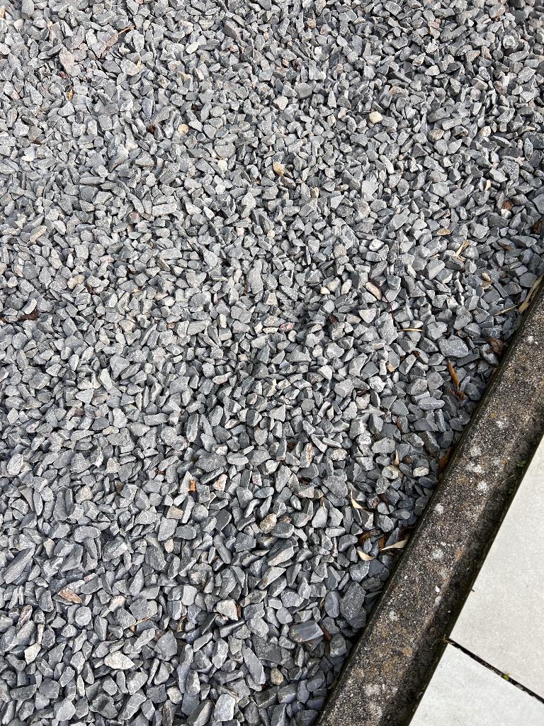Grijs grind: gratis afhalen, Tuin en Terras, Tegels en Klinkers, Ophalen, Overige typen, Zo goed als nieuw, 10 m² of meer