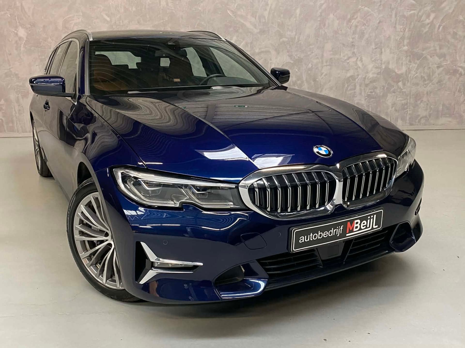 BMW 3-serie Touring 330e Business Edition Plus /Laser /Leder, Auto's, Automaat, 1998 cc, Achterwielaandrijving, Gebruikt