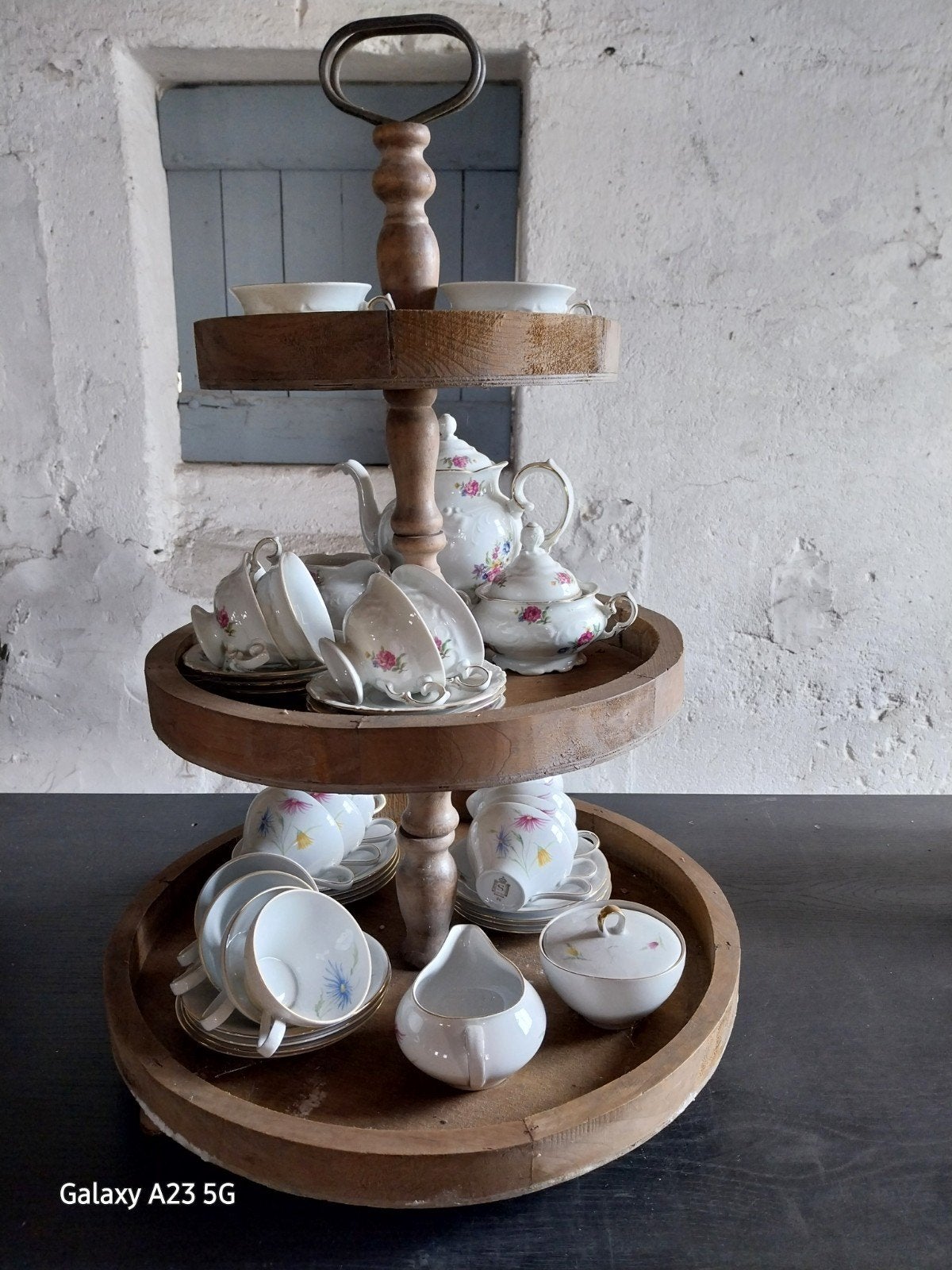 Mooie houten etagere met twee serviesjes, Antiek en Kunst, Antiek | Servies los, Ophalen