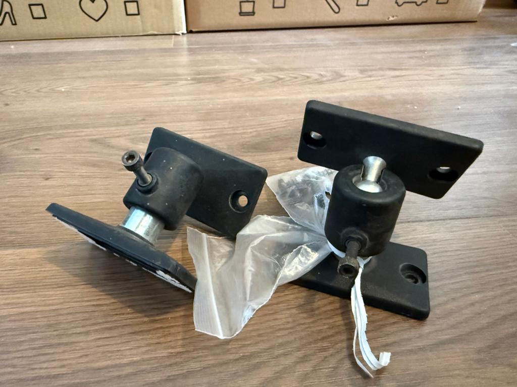 Canton Plus speaker houders, beugels, standaarden, Ophalen of Verzenden, Zo goed als nieuw, Rvs, Overige typen