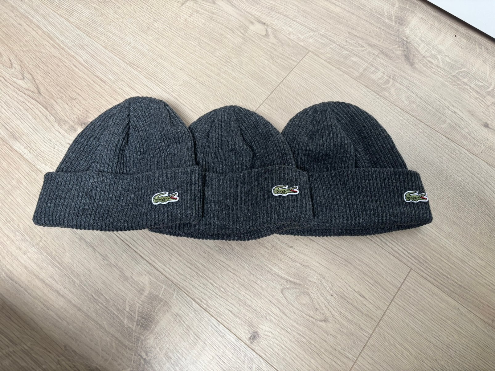 Lacoste Grijze Muts – Stijlvol & Tijdloos, Ophalen of Verzenden, Zo goed als nieuw
