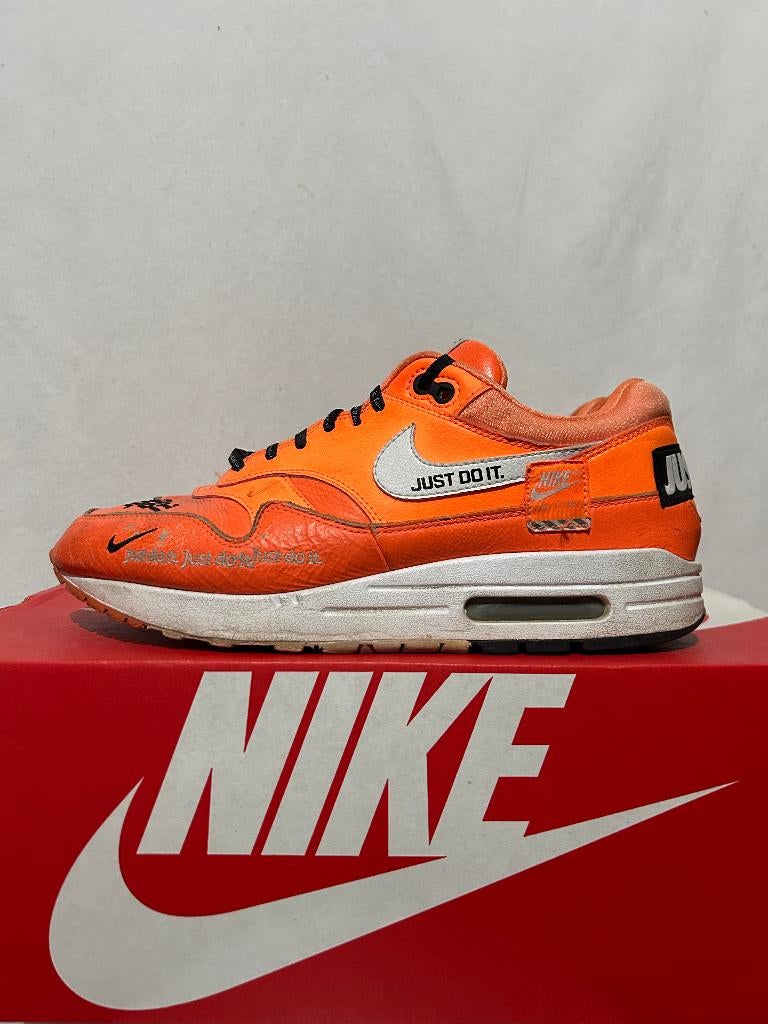 Maat 42 - Nike Air Max 1 LX Just Do It Orange, Kleding | Heren, Schoenen, Zo goed als nieuw, Sneakers of Gympen, Overige kleuren