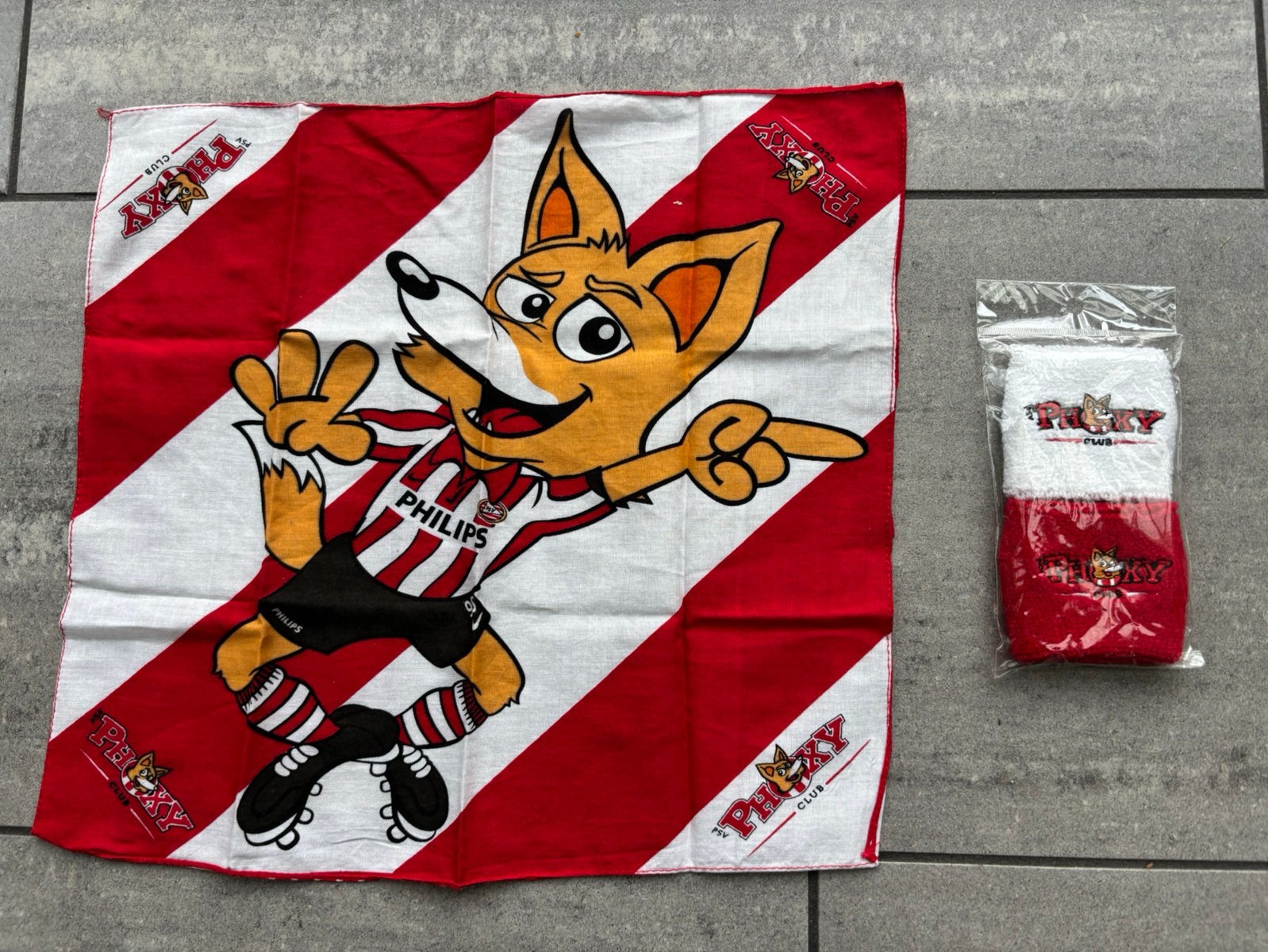PSV Phoxy zweetbandjes en zakdoek, Ophalen of Verzenden, Nieuw, PSV, Overige typen