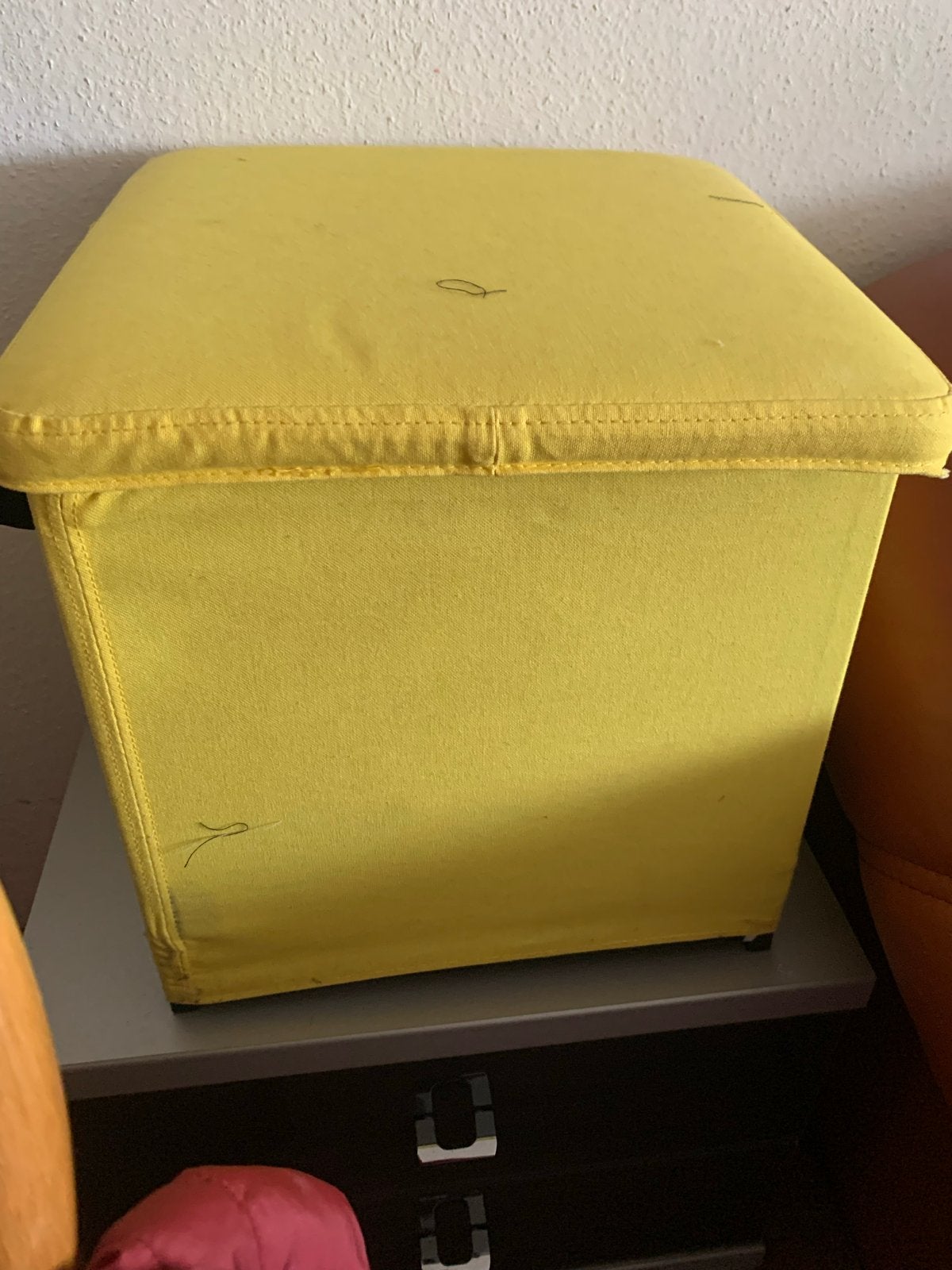 Voeten bank met opberg ruimte Maat 37x37 Kleur geel Van ikea, Ophalen of Verzenden, Zo goed als nieuw