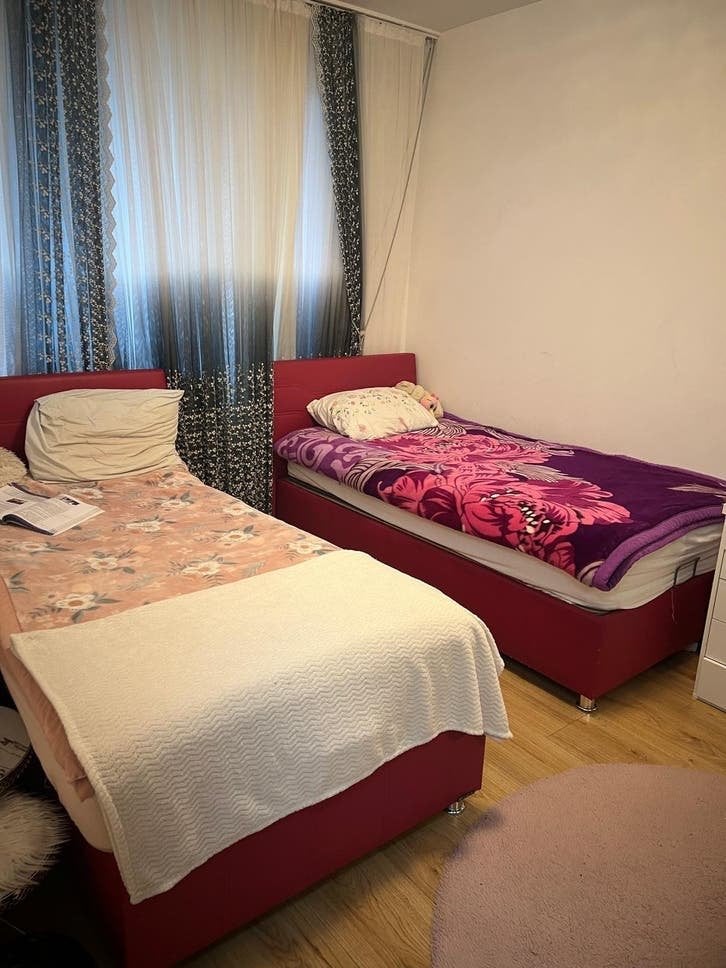 Bedden, Huis en Inrichting, Slaapkamer | Complete slaapkamers, Zo goed als nieuw, Eenpersoons, Ophalen