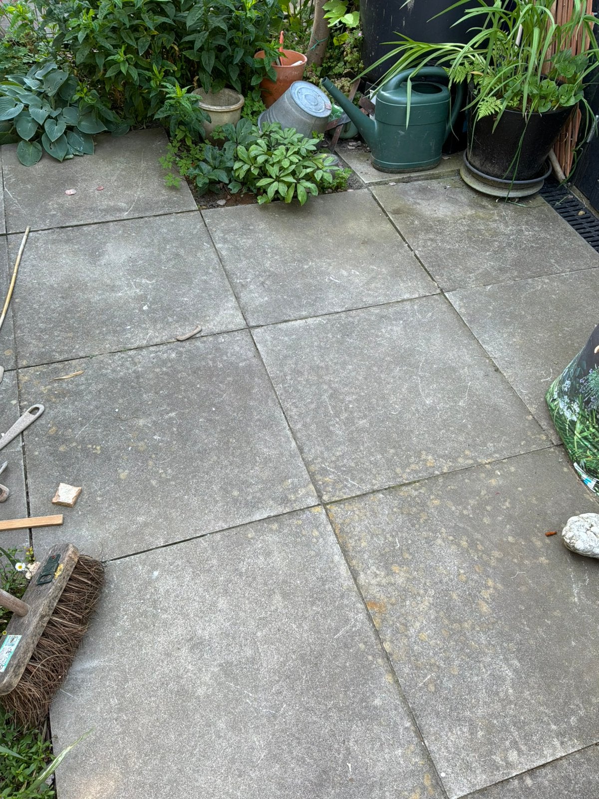 Gratis 27 tuintegels 60x60, uit tuin halen, Ophalen, Gebruikt, Beton, Terrastegels
