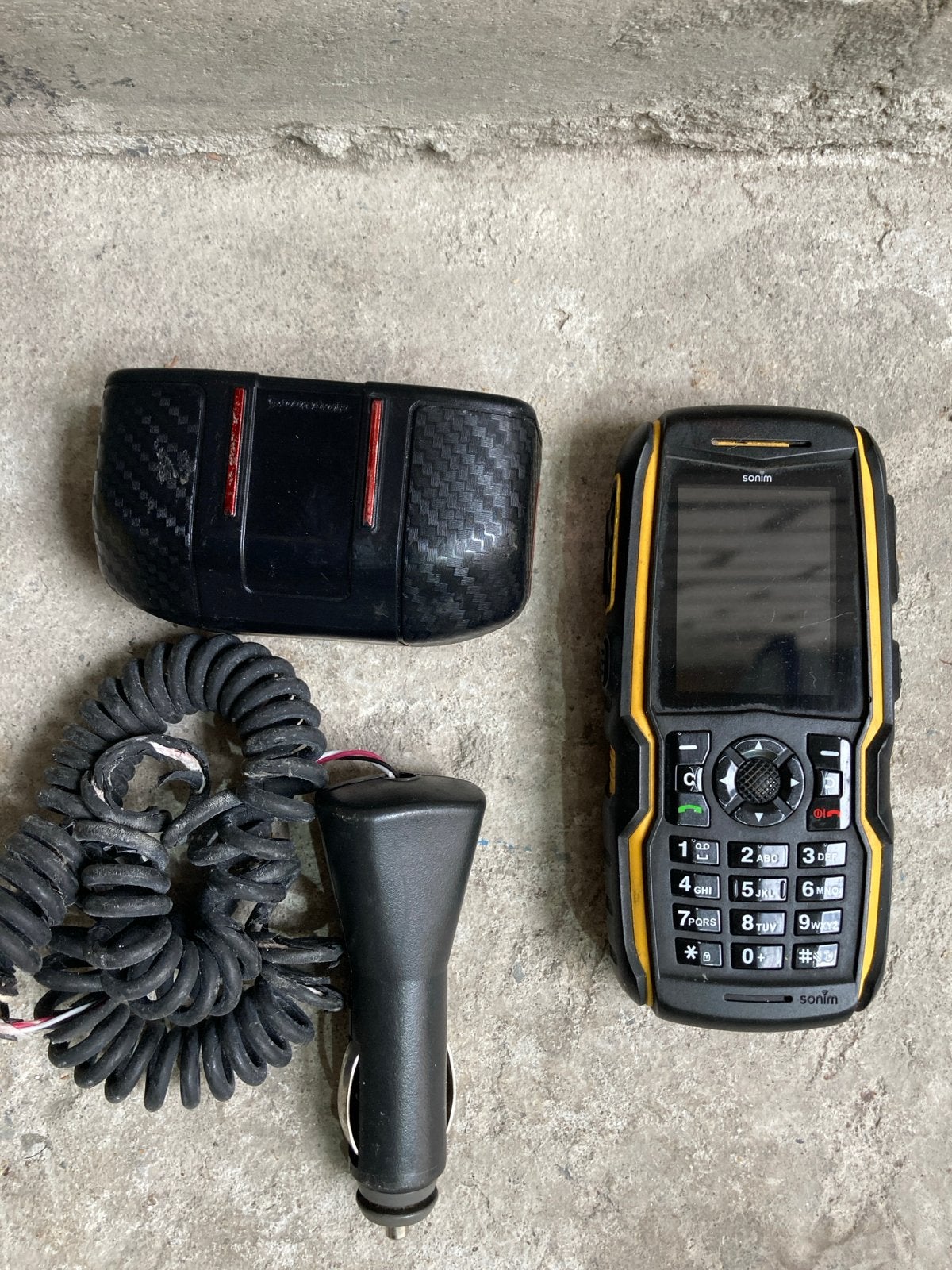Sonim XP3300 Force met autolader - Robuuste bouw telefoon, Gebruikt, Ophalen of Verzenden, Minder dan 3 megapixel, Klassiek of Candybar
