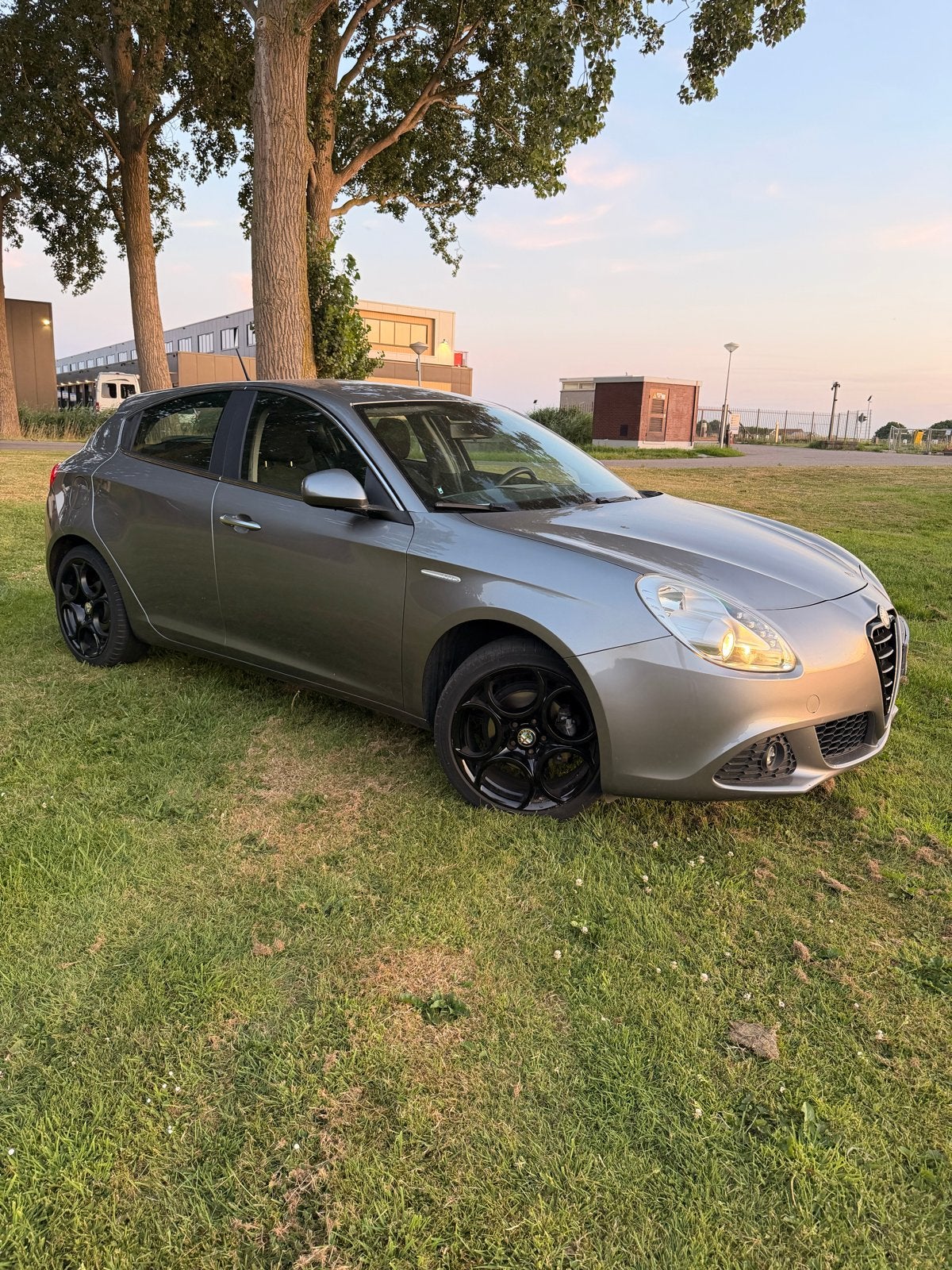 Alfa Romeo Giulietta 1.4 Turbo 2011 Grijs, Auto's, Alfa Romeo, Voorwielaandrijving, 1350 kg, Stof, Zwart