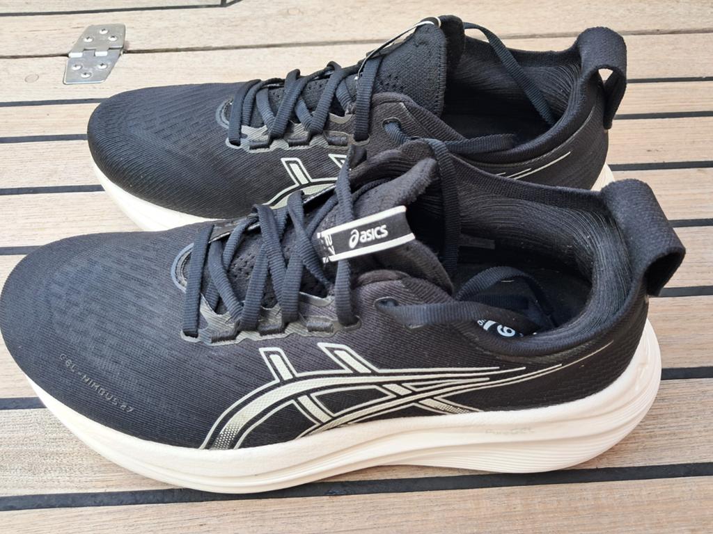 Asics Nimbus 27 maat 40,5 zwart/wit, Hardloopschoenen, Ophalen of Verzenden, Zo goed als nieuw, Hardlopen