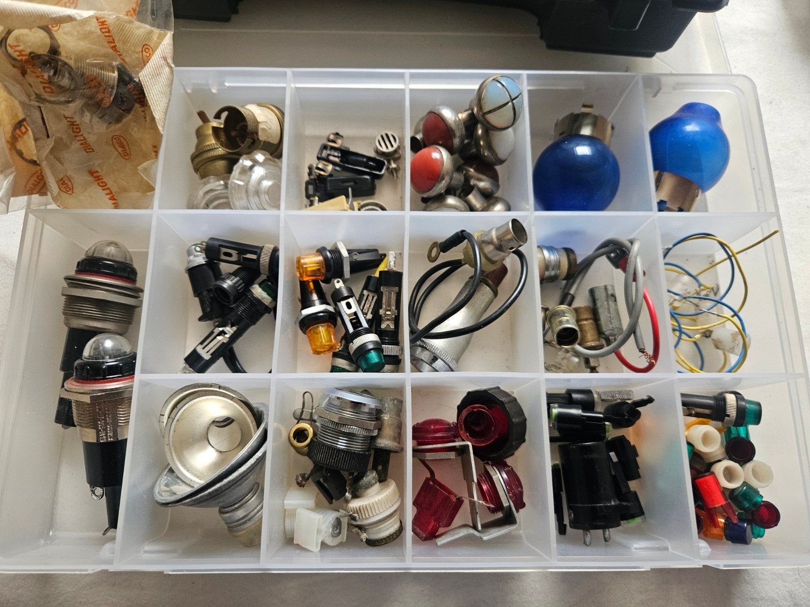 Vintage elektronica-onderdelen(indicatielampjes, fittingen, Ophalen of Verzenden