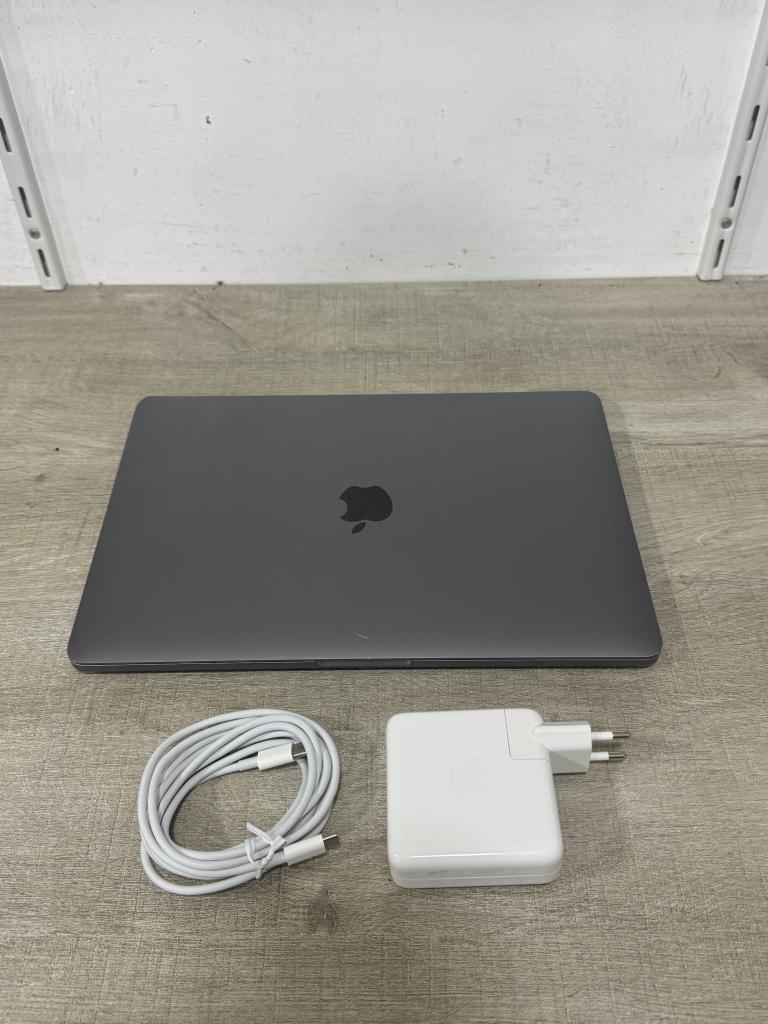 Macbook Pro 13" 2022 M2 16GB+512GB SPGRAY Incl Garantie, MacBook Pro, Gebruikt, 13 inch, 512 GB