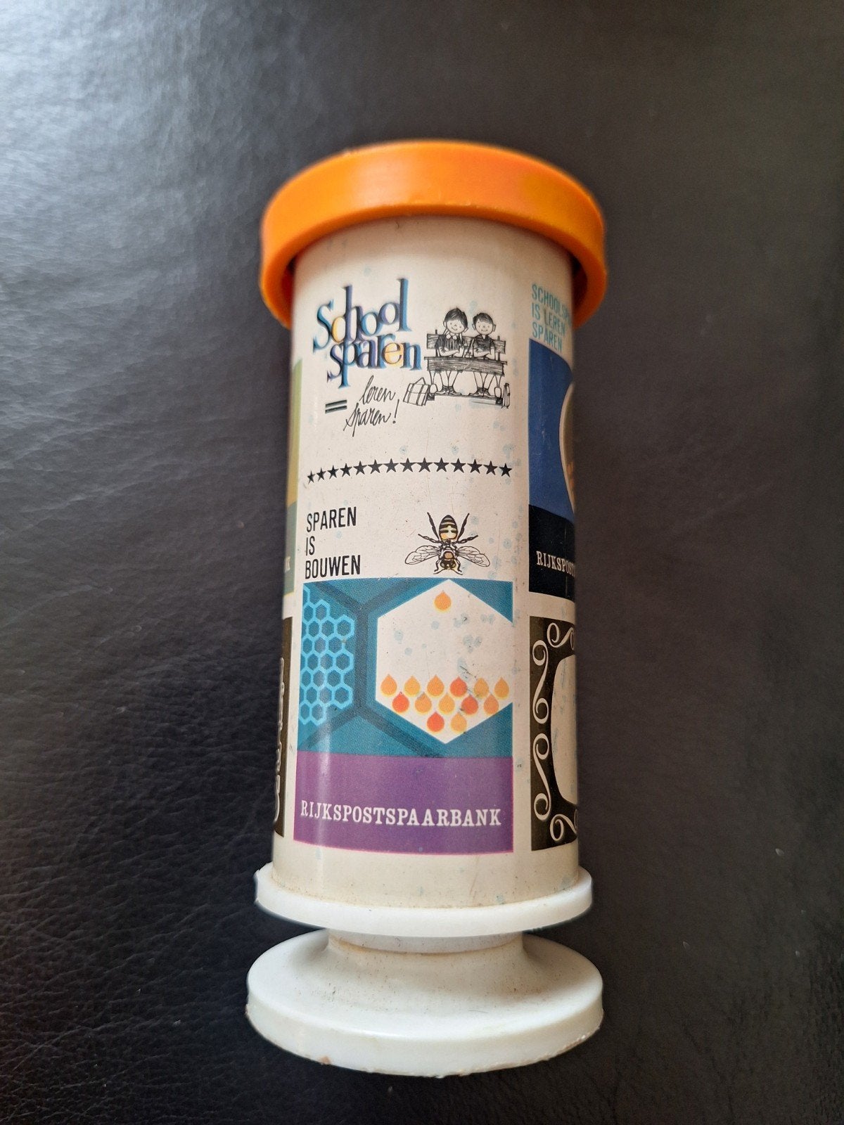 Vintage Rijkspostspaarbank spaarpot Reclamezuil jaren '60., Ophalen of Verzenden, Gebruikt, Metaal of Blik, Overige thema's