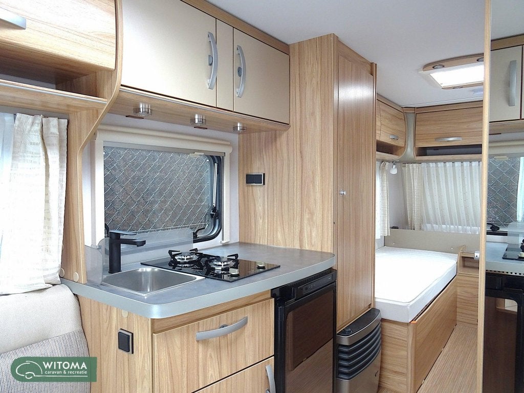 Eriba Nova Light 470 mover vloerverwarming ETC, Caravans en Kamperen, Caravans, Standaardzit, Bedrijf, Tot en met 3, 5 tot 6 meter