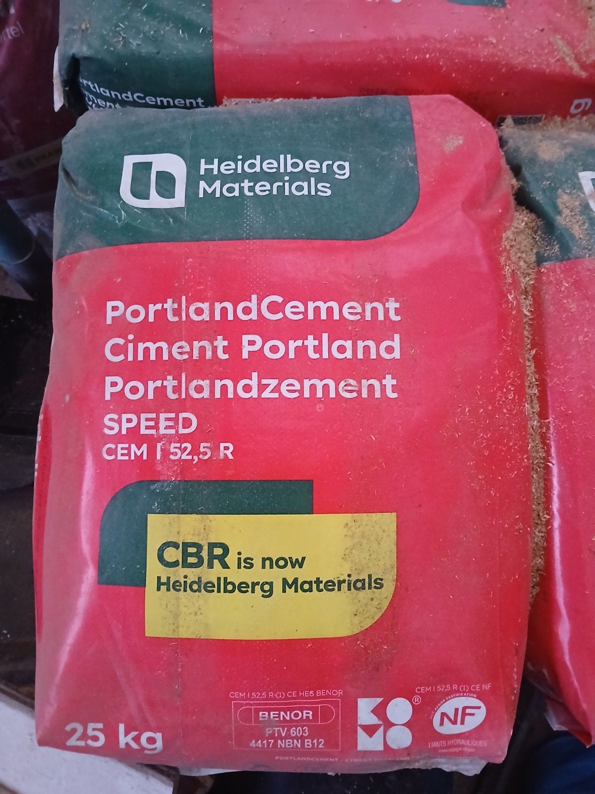 +/- 25 Heidelberg Materials cement Speed CEM I 52,5 R 25kg, Doe-het-zelf en Verbouw, Overige Doe-het-zelf en Verbouw, Ophalen