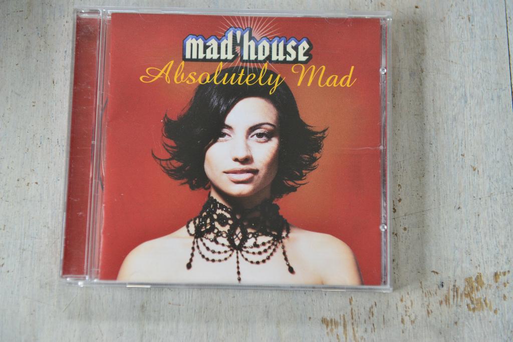 Madhouse = absolutly man 12 geweldige nummers, Cd's en Dvd's, Verzenden, Zo goed als nieuw
