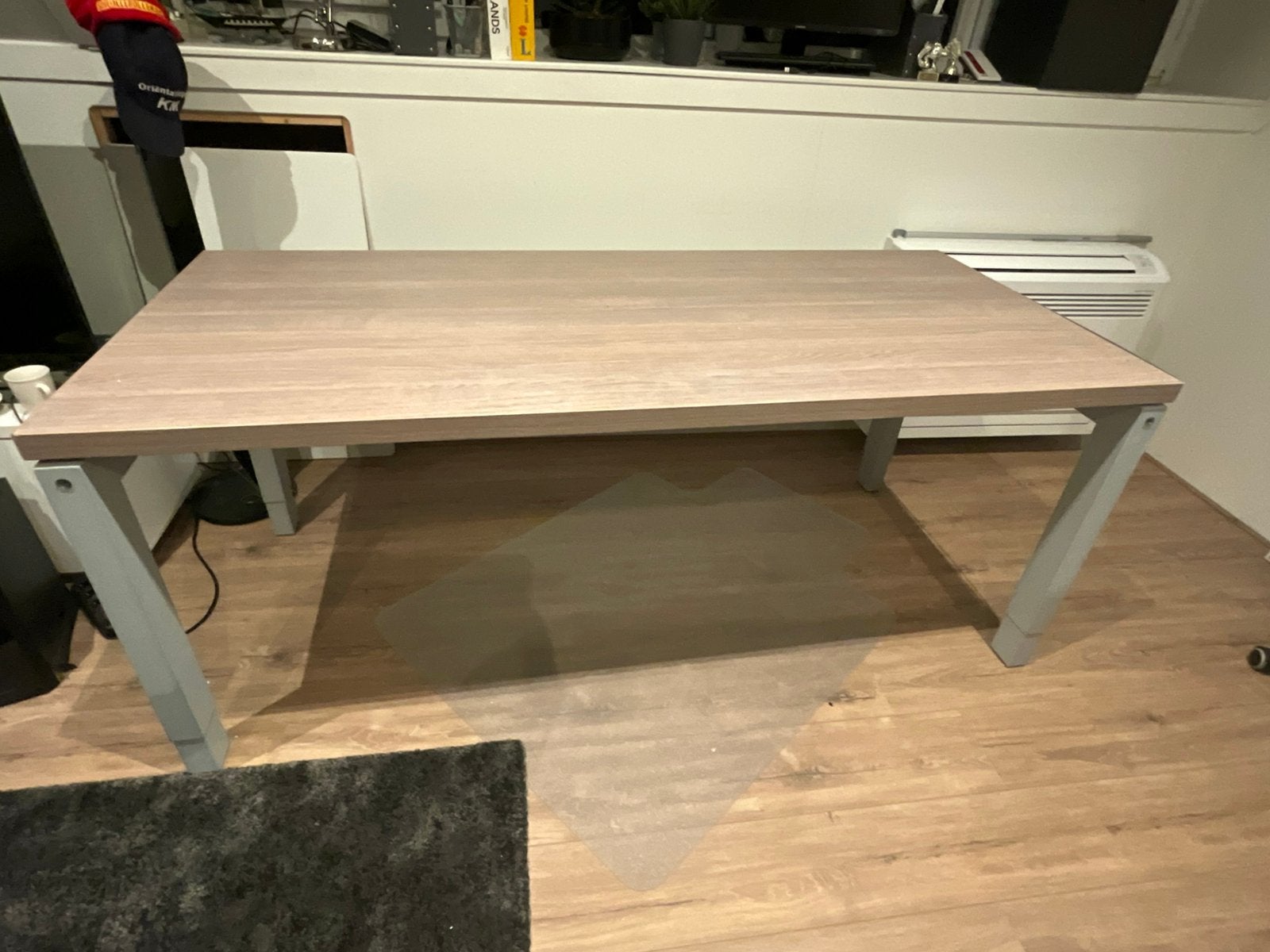 Ruim massief houten bureau met stalen poten 180x80, Ophalen