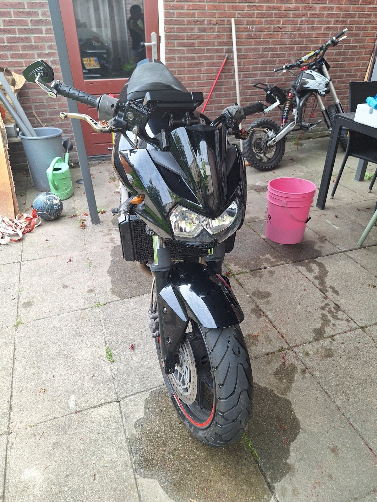 Kawasaki z750 2005- Sportieve motorfiets, Naked bike